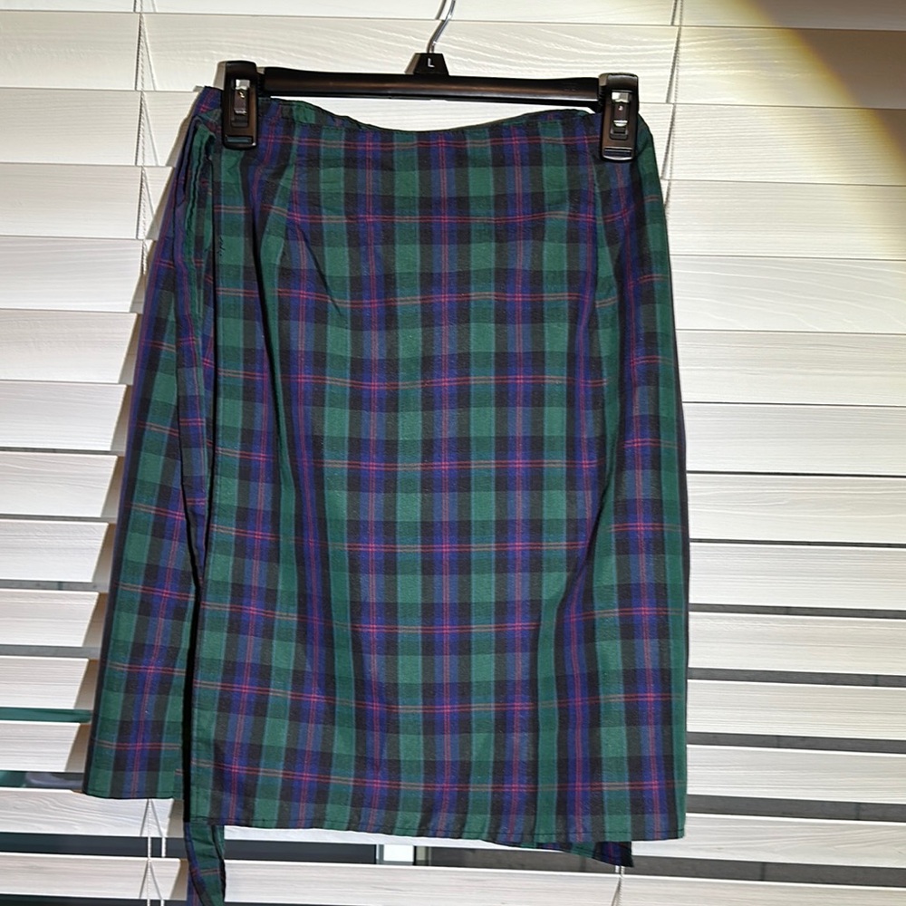 Briggs New York Green and Blue Wrap Skirt Knee-Length Casual